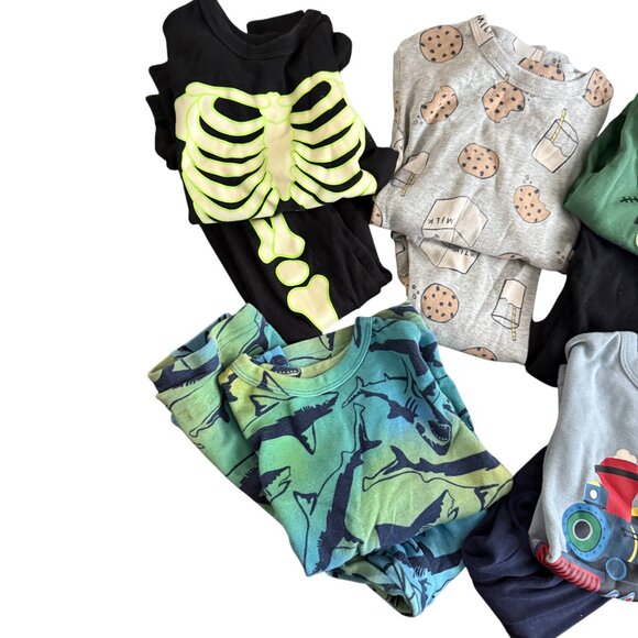 Boys Pajamas Bundle Size 5T - Picture 2 of 4
